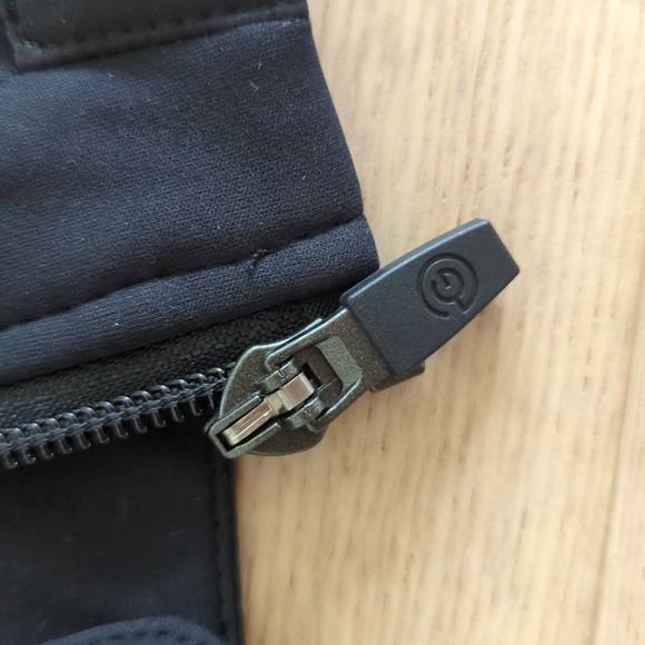 Galvin Green Liam - Windproof & Water repellent Jacket Size S in Black - Picture 9 of 12